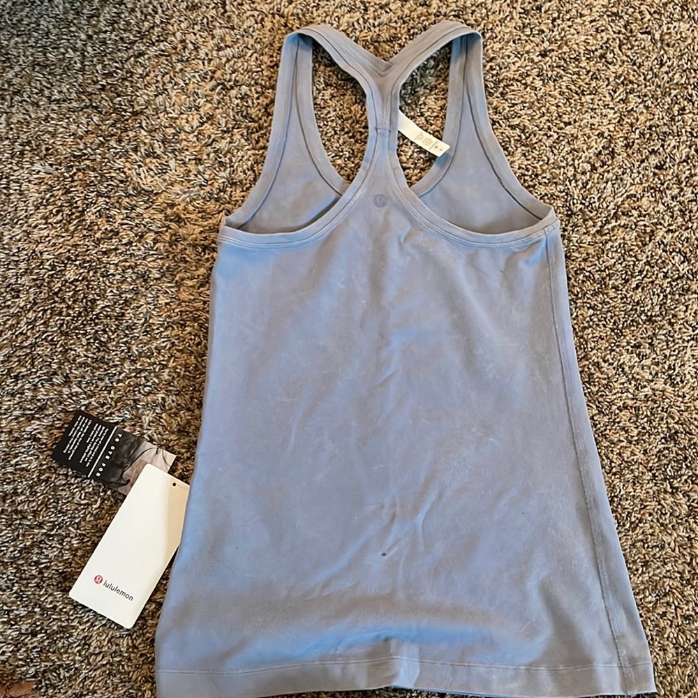 Lululemon tank